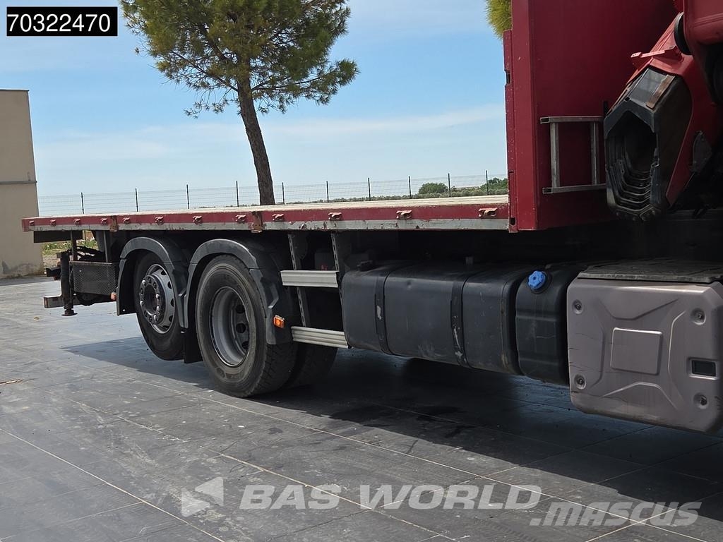Renault C 380 6X2 Grua HMF 4020K-RC 6x Prolongas Mando con 平板式/側卸式卡車