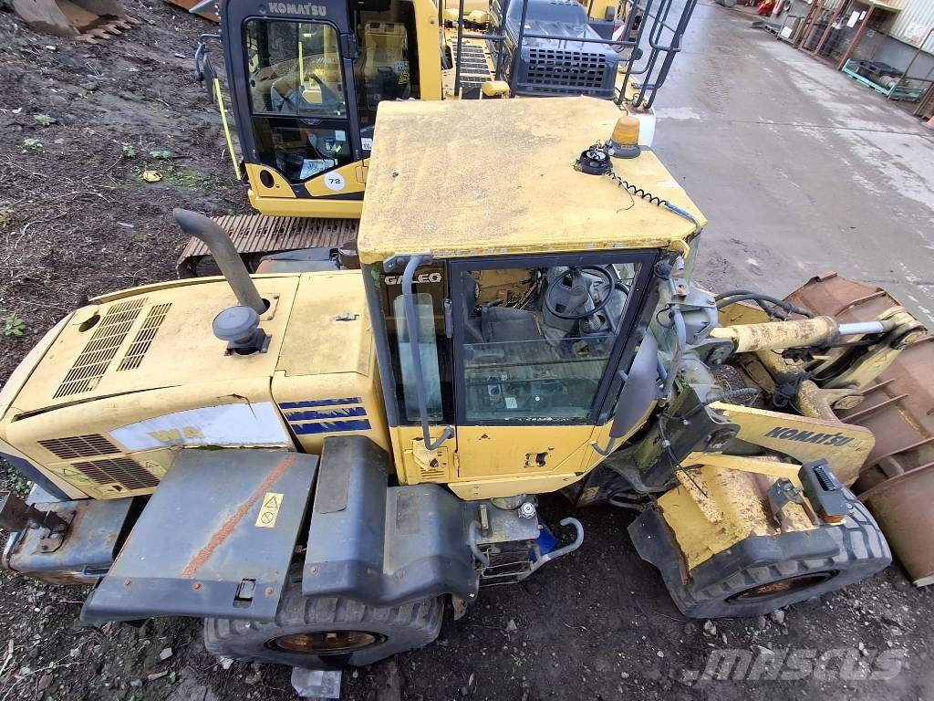 Komatsu WA 320-5 Pale gommate