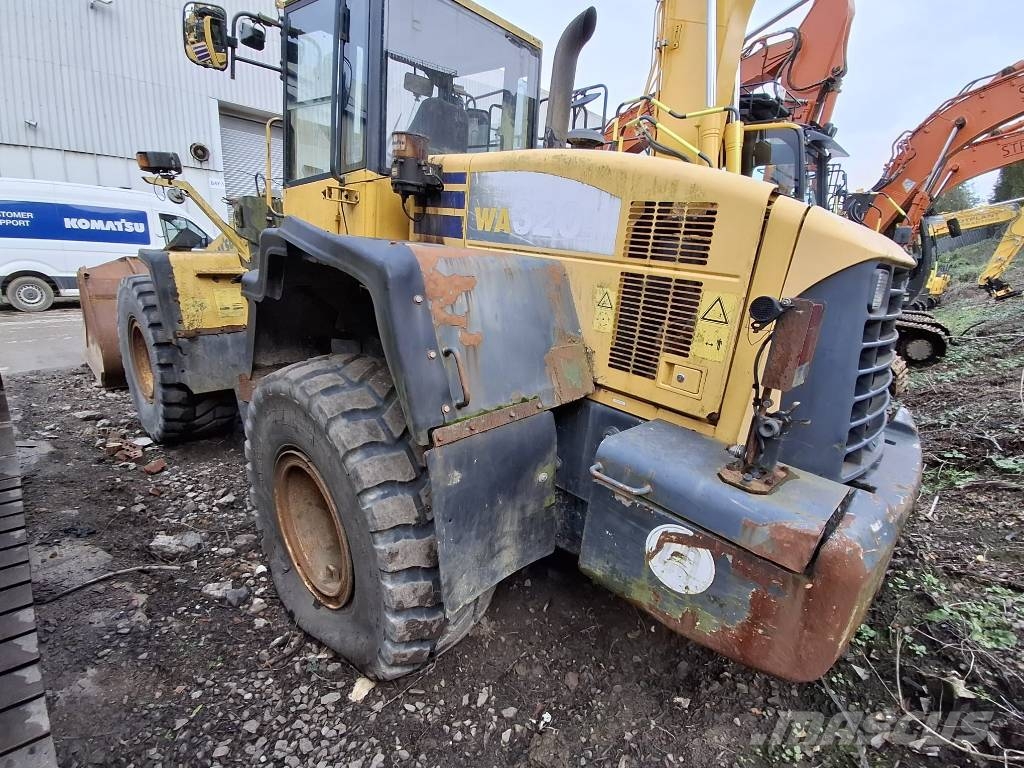 Komatsu WA 320-5 Pale gommate