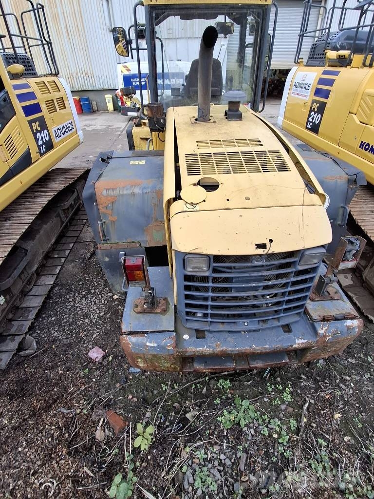Komatsu WA 320-5 Pale gommate
