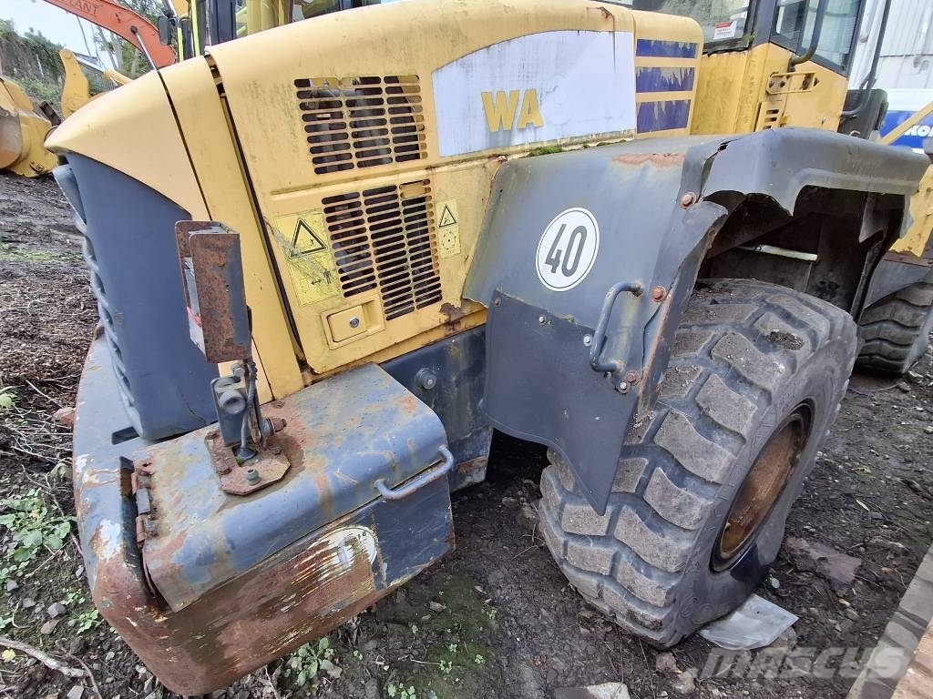 Komatsu WA 320-5 Pale gommate