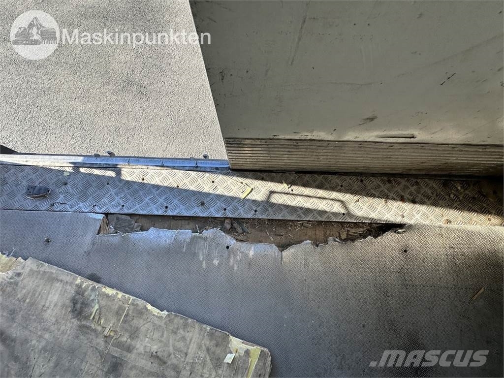 NTM Täckt Släpvagn Прицепы-фургоны