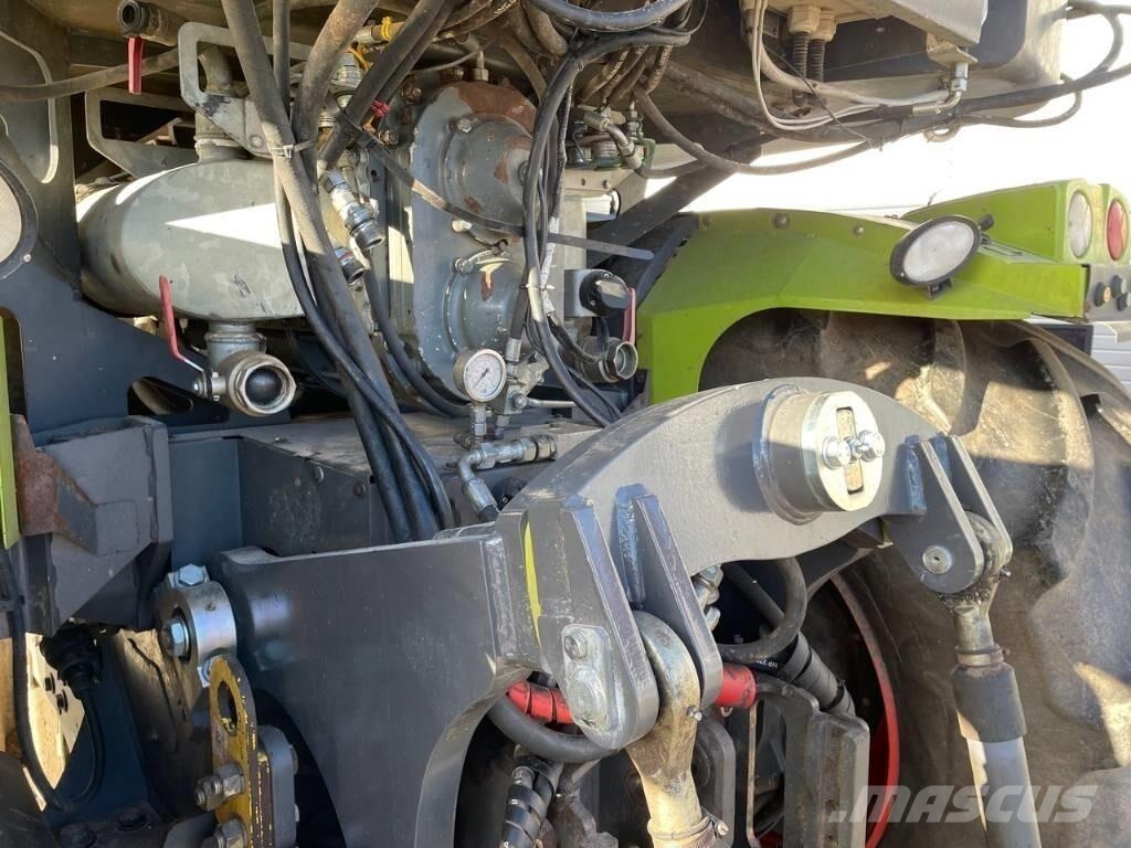 CLAAS Xerion 4000 Mestverspreider