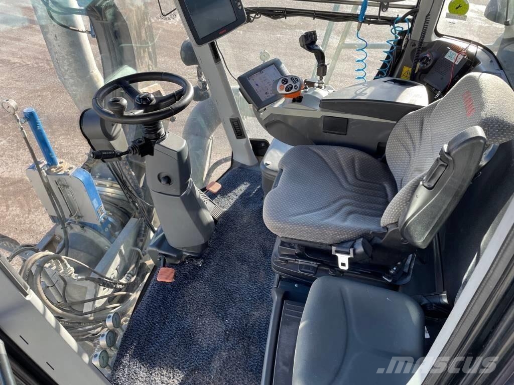 CLAAS Xerion 4000 Mestverspreider