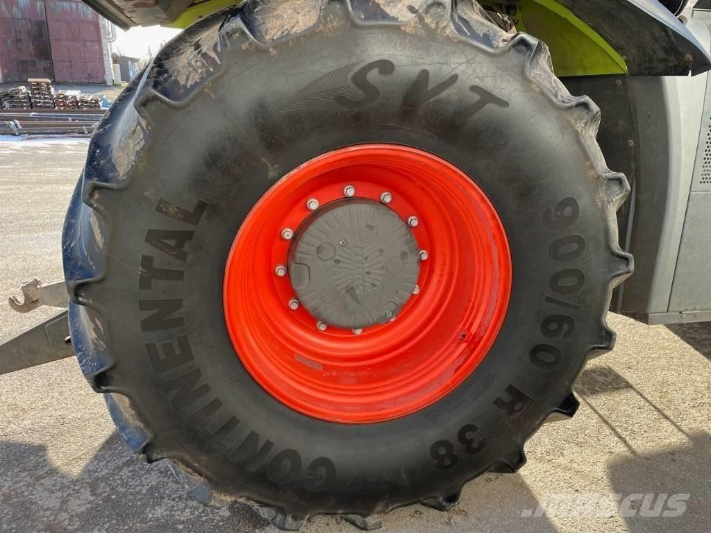 CLAAS Xerion 4000 Mestverspreider