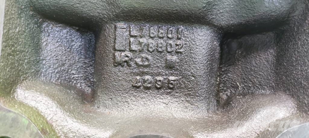 Hintere Hubhalterung L78801 John Deere 6120 Ausleger