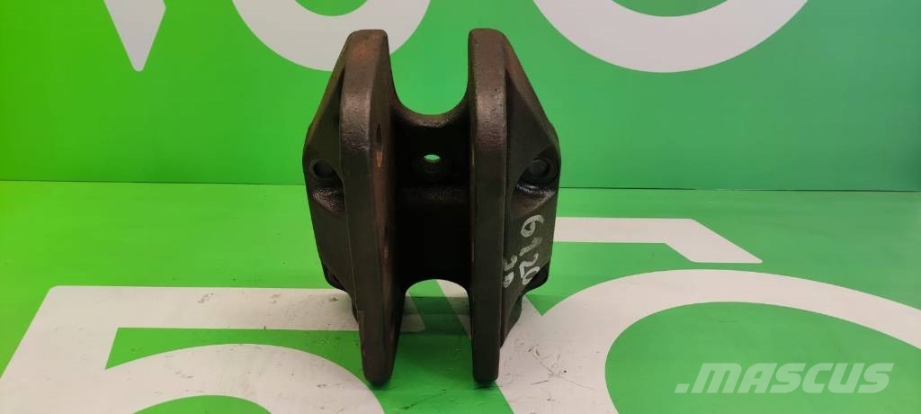 Hintere Hubhalterung L78801 John Deere 6120 Ausleger