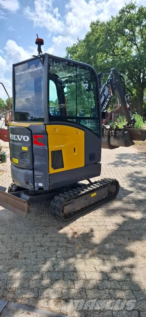 Volvo EC 18 E حفارات صغيرة أقل من 7 طن (حفارات صغيرة)