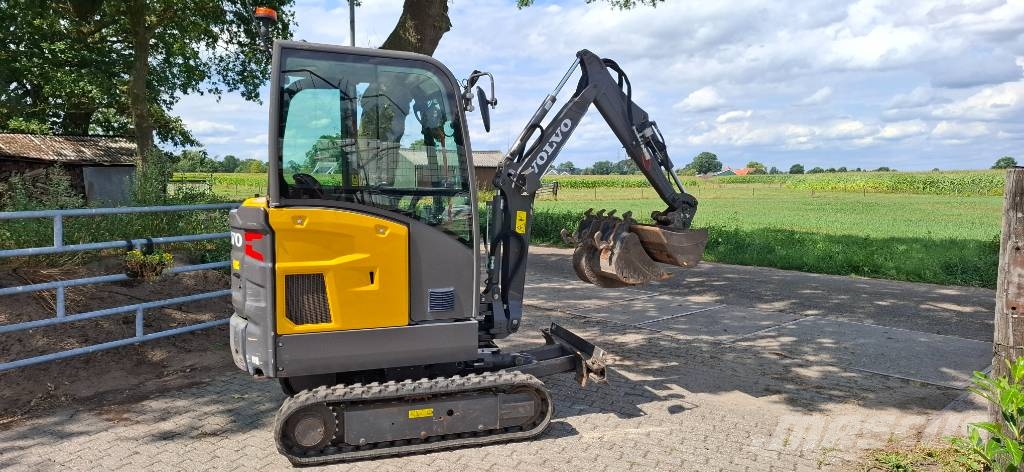 Volvo EC 18 E حفارات صغيرة أقل من 7 طن (حفارات صغيرة)