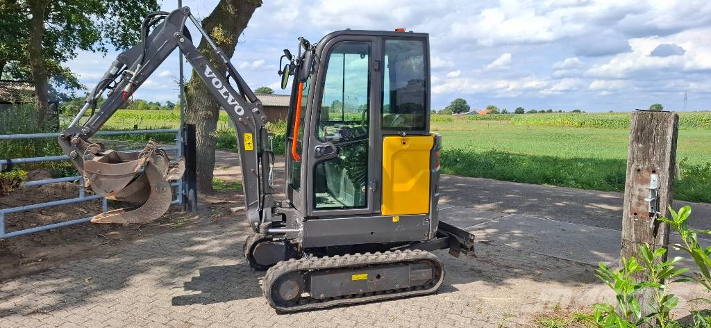 Volvo EC 18 E حفارات صغيرة أقل من 7 طن (حفارات صغيرة)