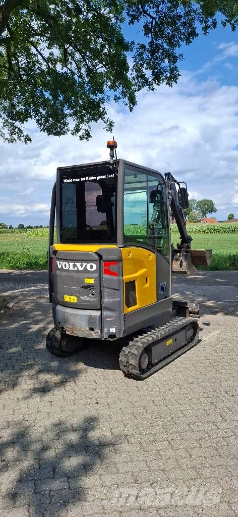 Volvo EC 18 E حفارات صغيرة أقل من 7 طن (حفارات صغيرة)