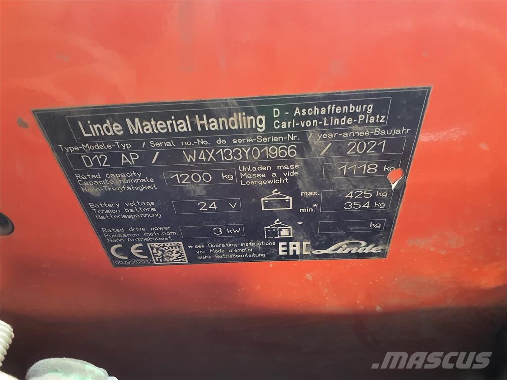 Linde D12AP شاحنات مناولة ذاتية الدفع