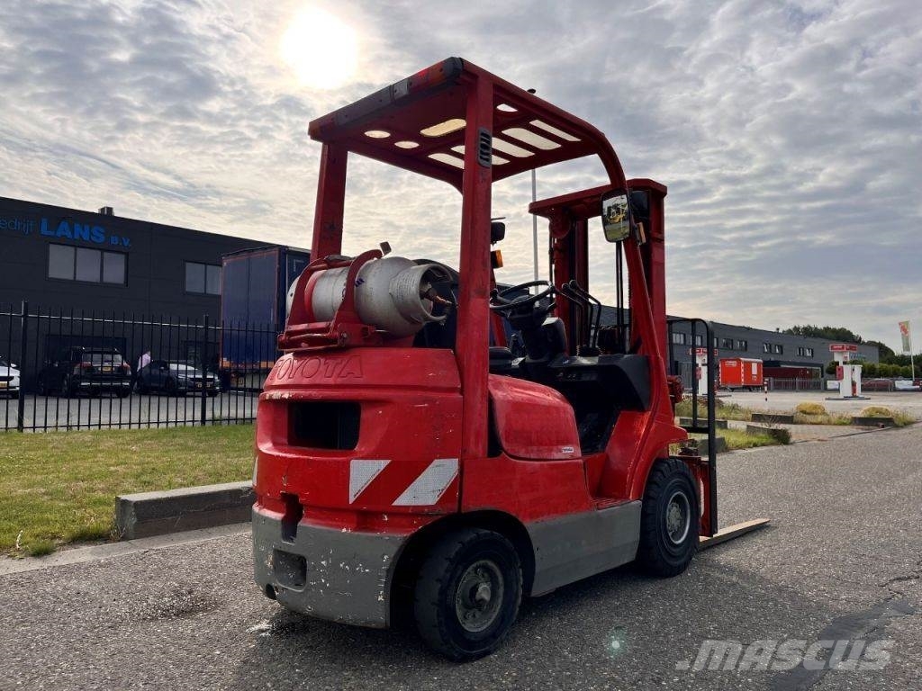 Toyota 42- 7FGF15 Empilhadores a gás