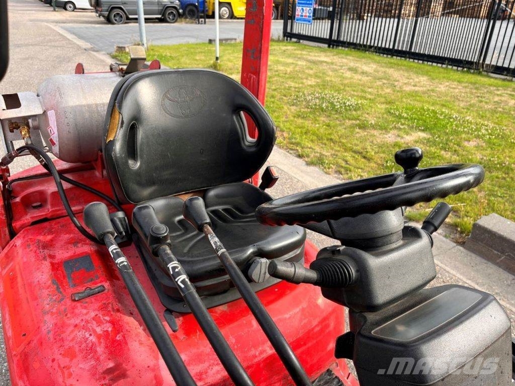 Toyota 42- 7FGF15 Empilhadores a gás