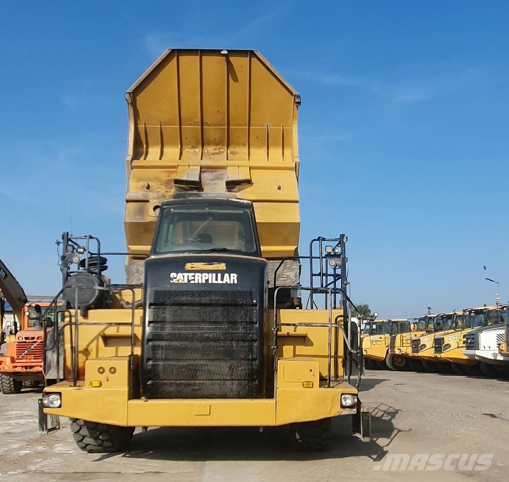 CAT 772 Atliekų išvežimo technika
