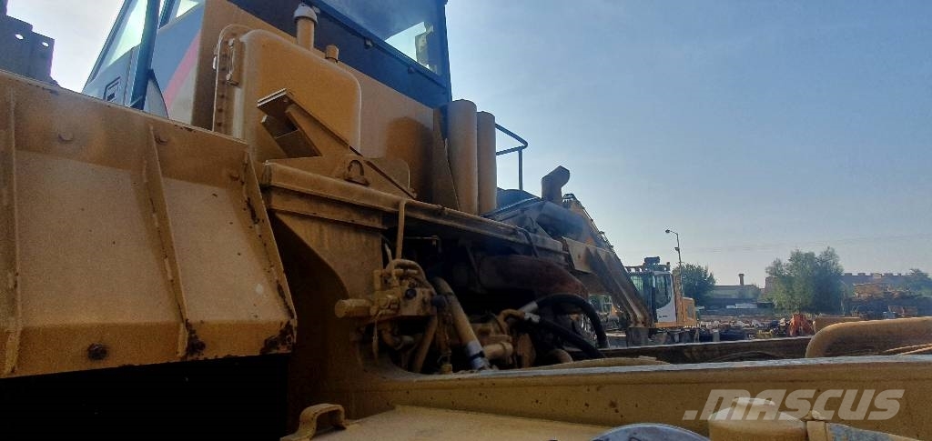 CAT 772 Atliekų išvežimo technika