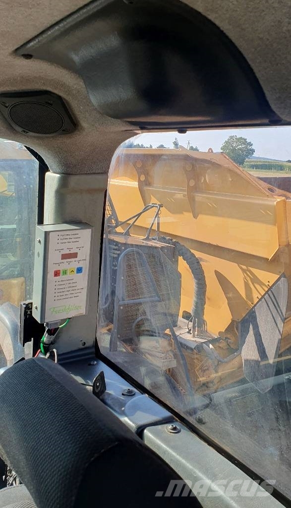 CAT 772 Atliekų išvežimo technika