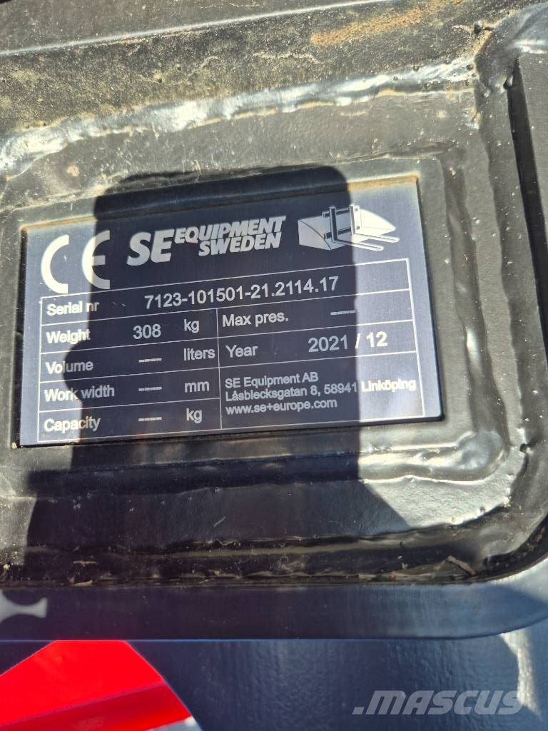 SE Equipment  Tjälkrok Bagri goseničarji