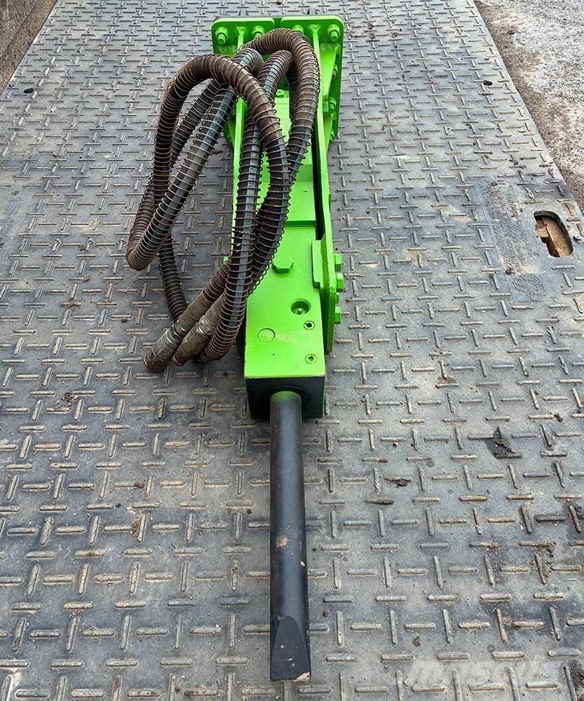 Impact 100v 0.8T/1.0Tonne Breaker Attachment 2021 Martillos hidráulicos
