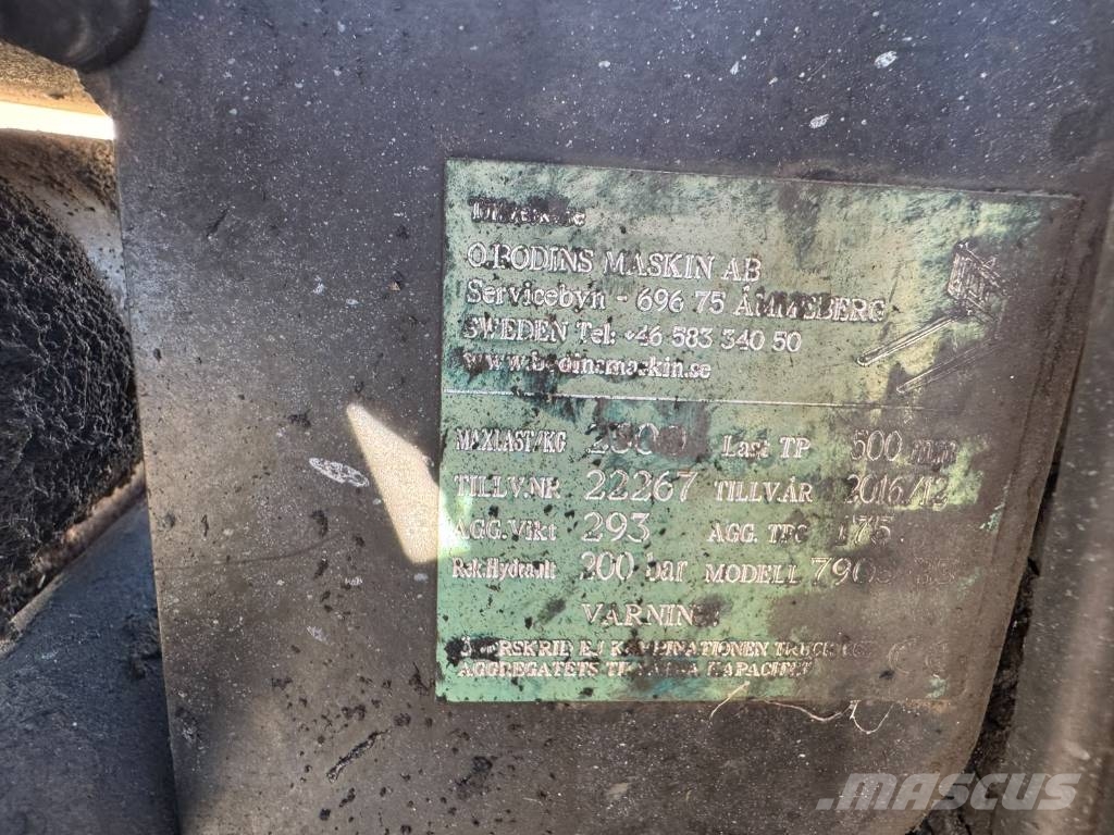 CAT DP 25 N Dīzeļa autoiekrāvēji