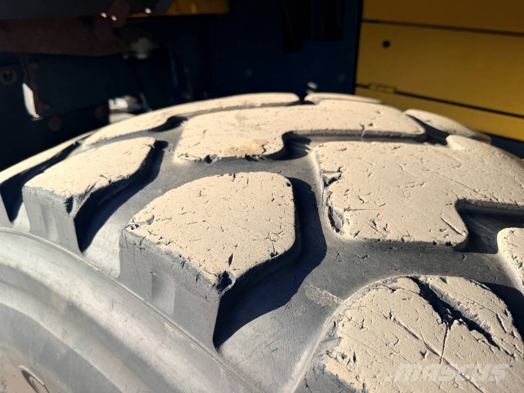 Komatsu WA380-8 Wielladers
