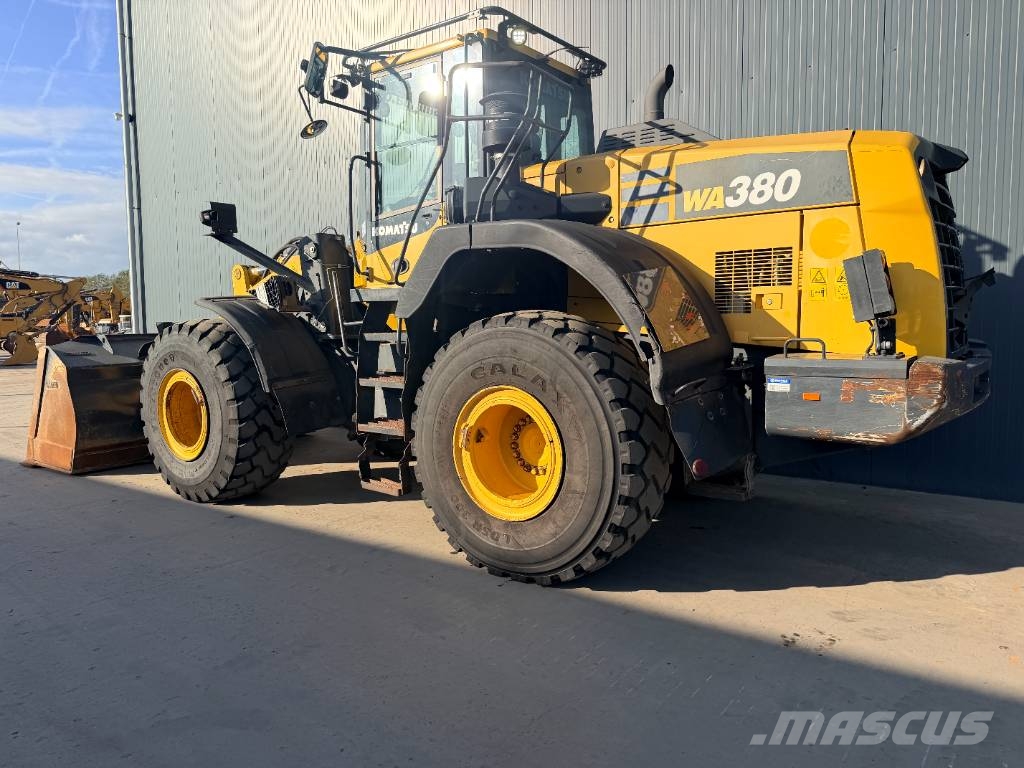 Komatsu WA380-8 Wielladers