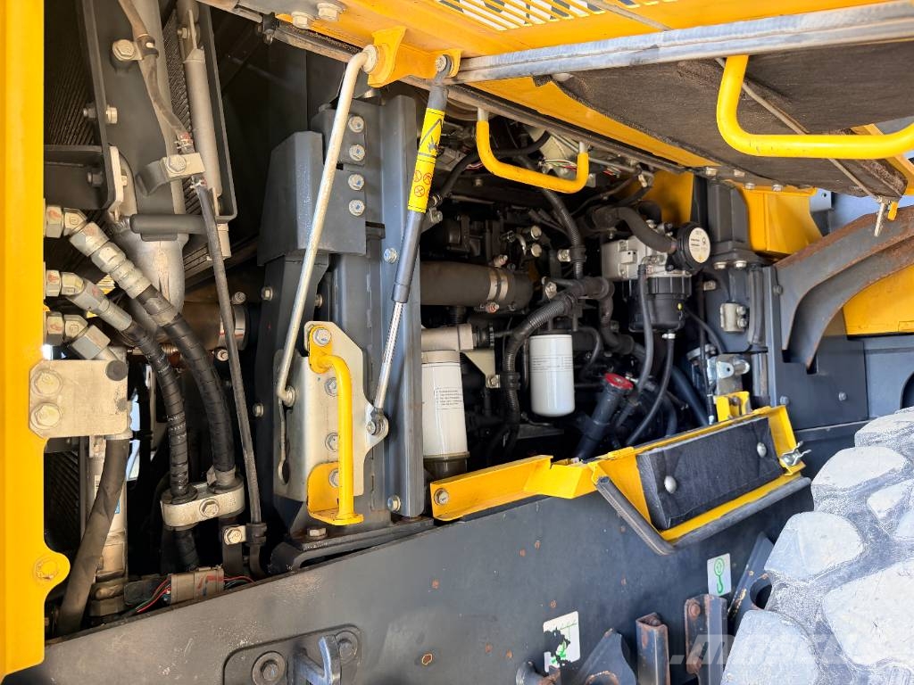 Komatsu WA380-8 Wielladers