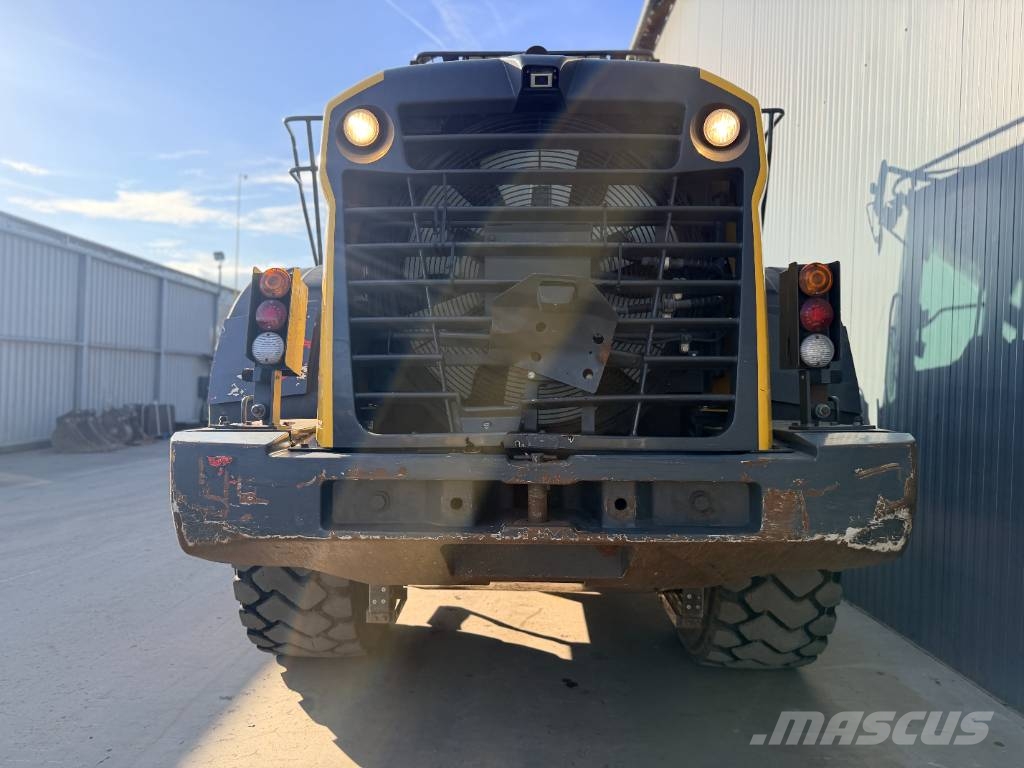 Komatsu WA380-8 Wielladers