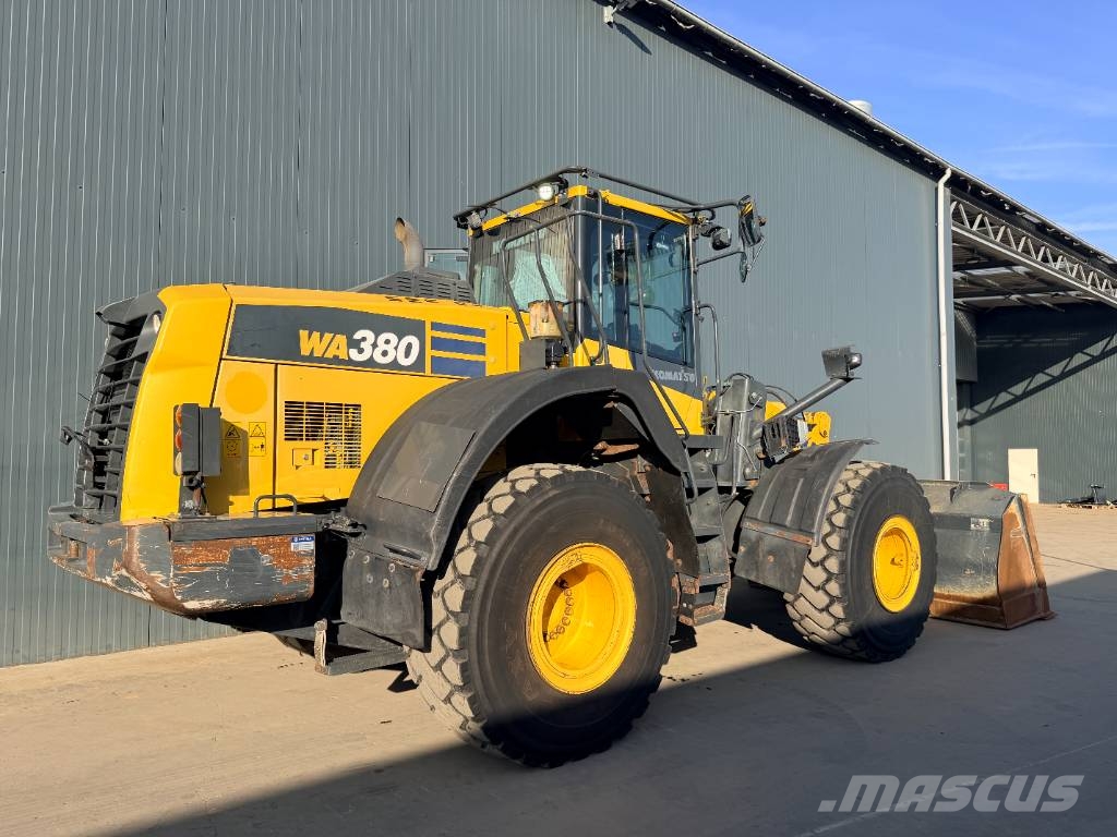 Komatsu WA380-8 Wielladers