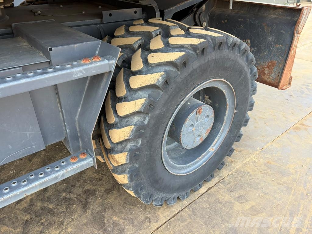 Develon DX160W-7 Excavatoare cu roti