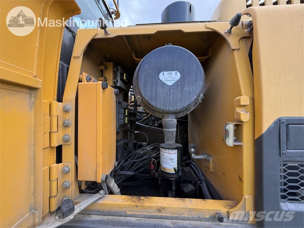 Volvo EC 250D Bagri goseničarji