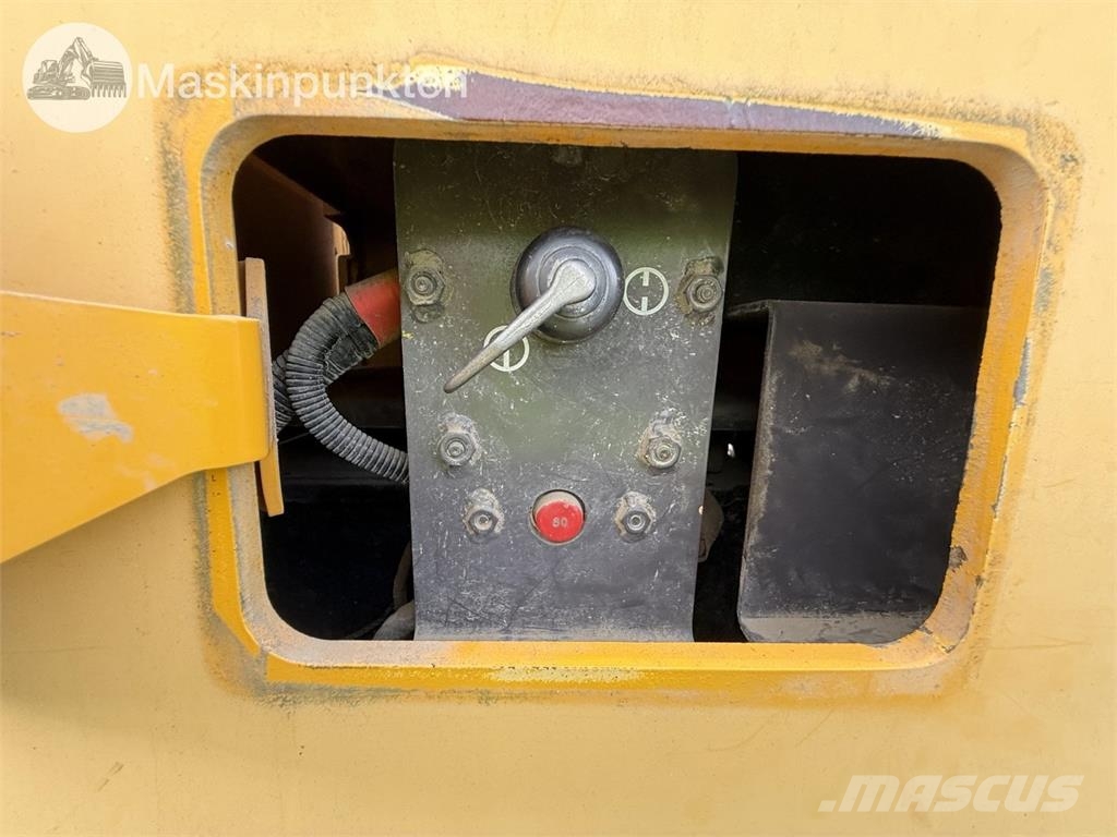 Volvo EC 250D Bagri goseničarji