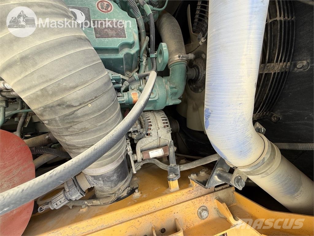 Volvo EC 250D Bagri goseničarji