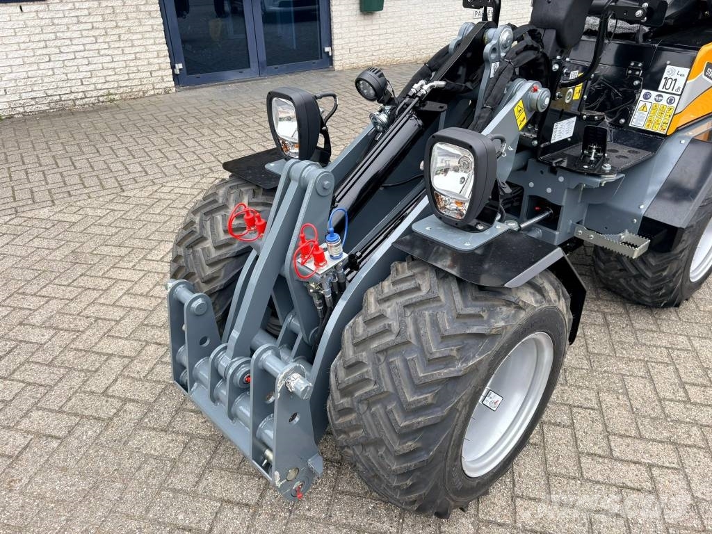 Giant G1500L Xtra لوادر صغيرة