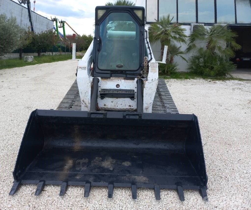 Bobcat T 300 Mini loaders