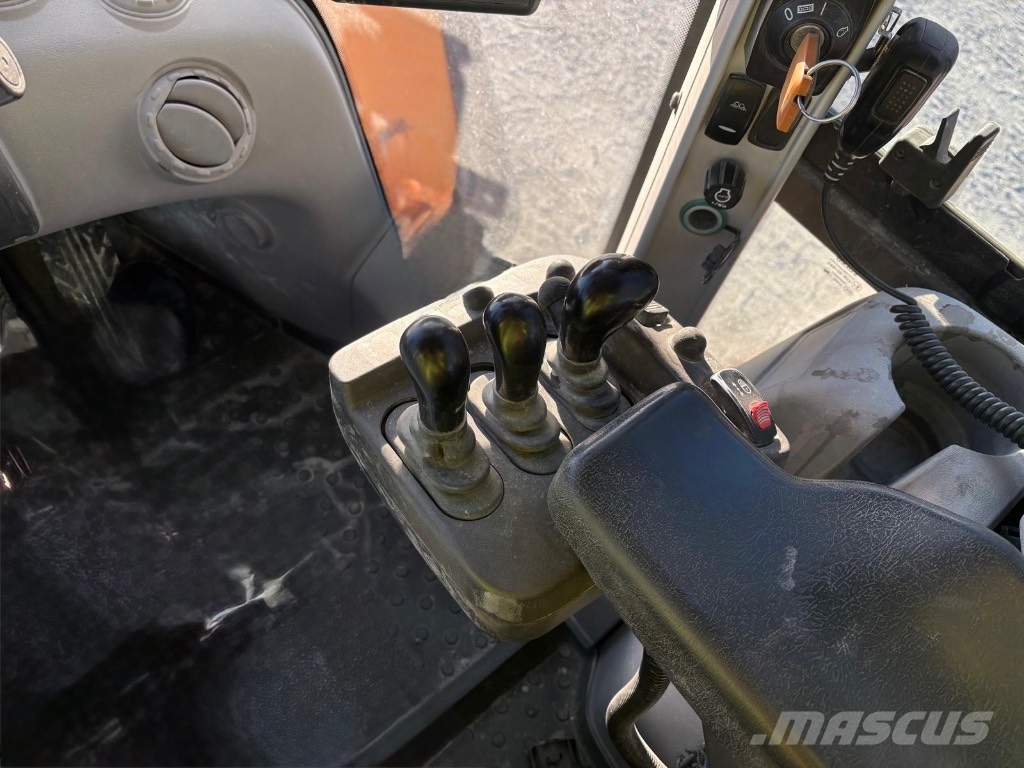 Volvo L 260 H Pale gommate