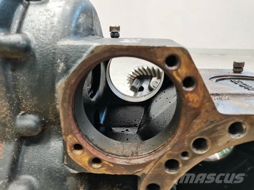 New Holland LM 445 11X31 Spicer front differential Осі