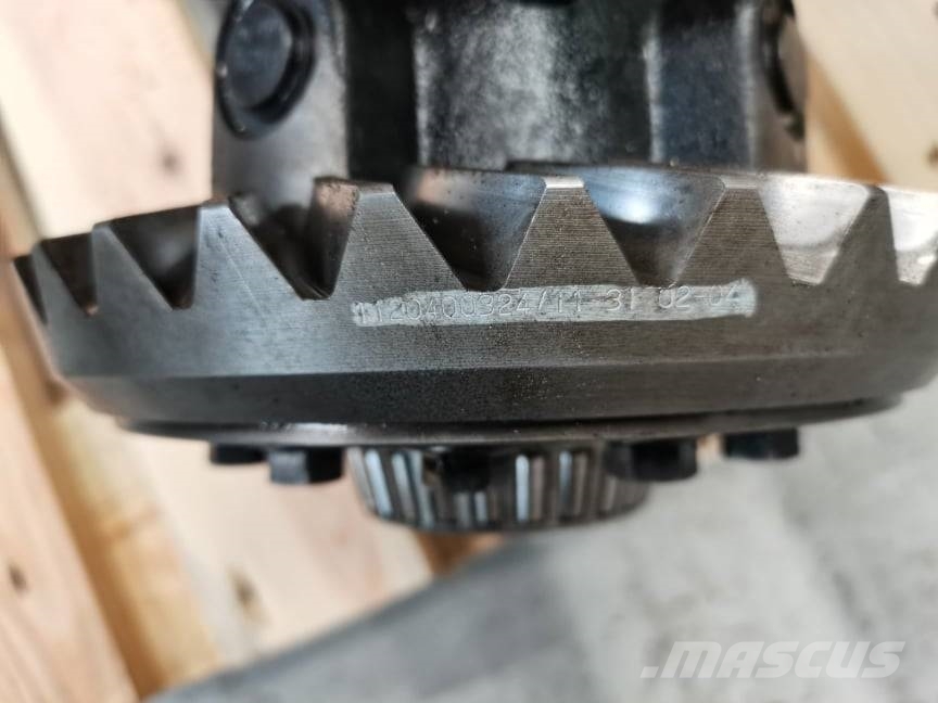 New Holland LM 445 11X31 Spicer front differential Осі