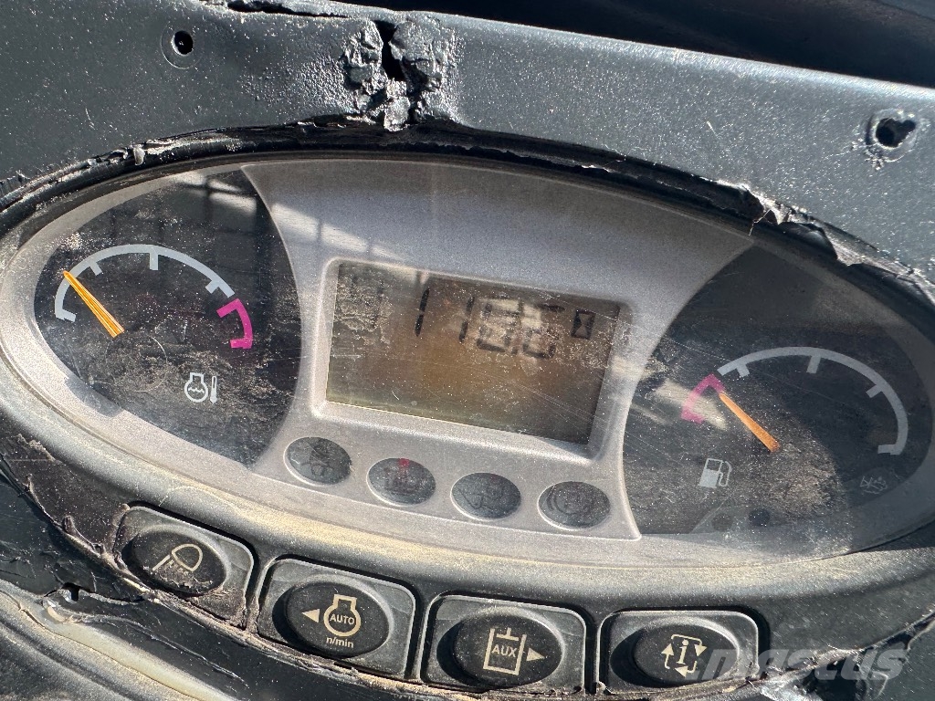 Bobcat S 550 لوادر بعجل