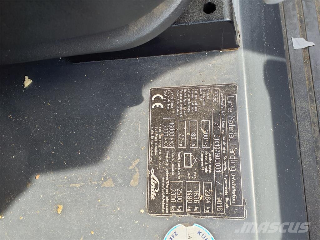 Linde P250 トーイングトラック