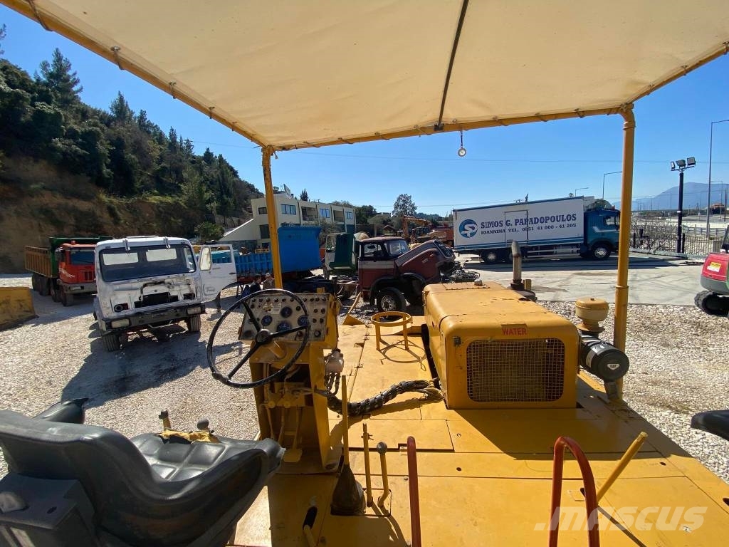 Blaw-Knox DF 90D Asphalt pavers