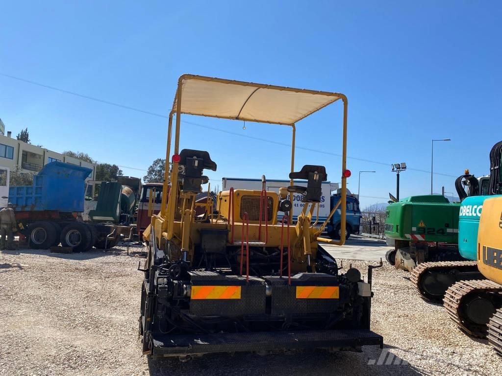 Blaw-Knox DF 90D Asphalt pavers