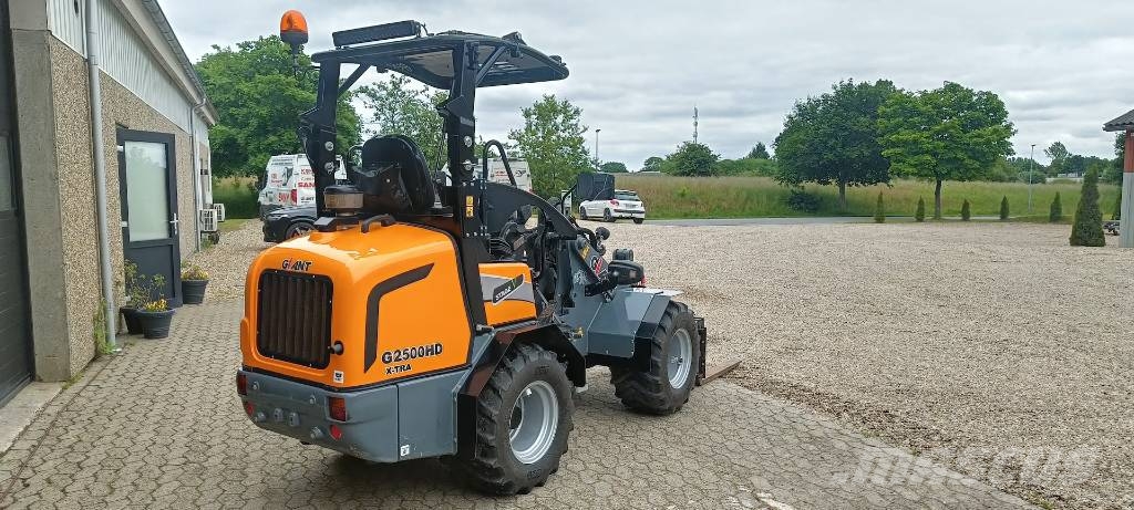 GiANT G 2500 HD X-Tra لوادر صغيرة
