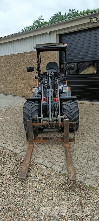 GiANT G 2500 HD X-Tra لوادر صغيرة