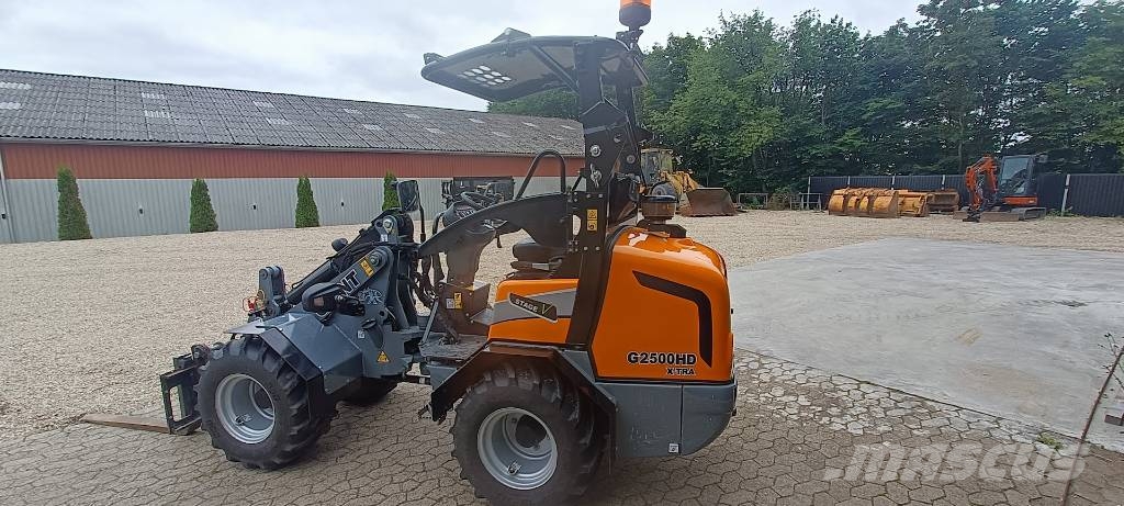 GiANT G 2500 HD X-Tra لوادر صغيرة