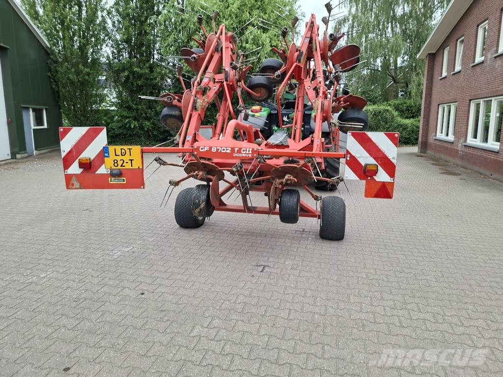 Kuhn schudder GF8702T 耙與翻草機