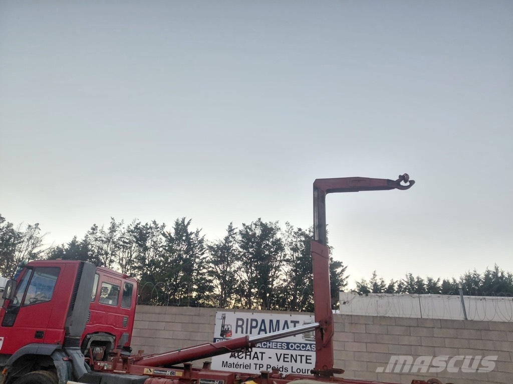Iveco Eurotrakker 260 E30 شاحنات الرافعات الخطافية