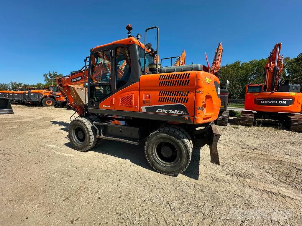 Doosan DX 140 W Wielgraafmachines