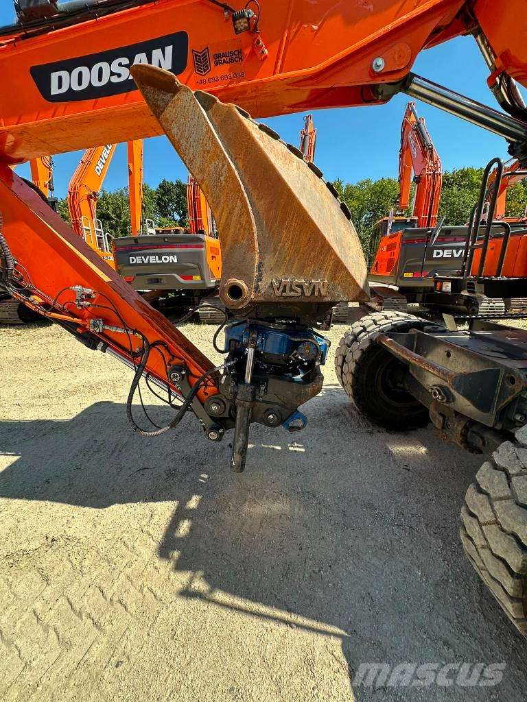 Doosan DX 140 W Wielgraafmachines