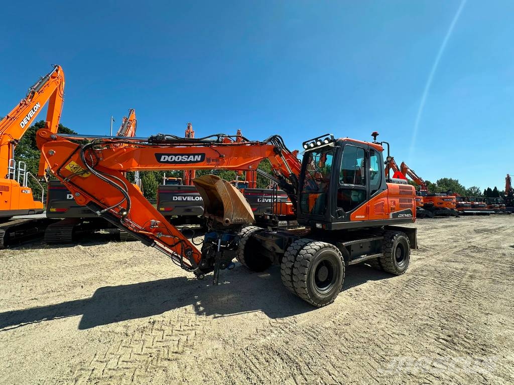 Doosan DX 140 W Wielgraafmachines
